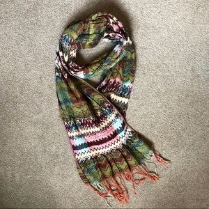 🖤 Woven multi-colored scarf